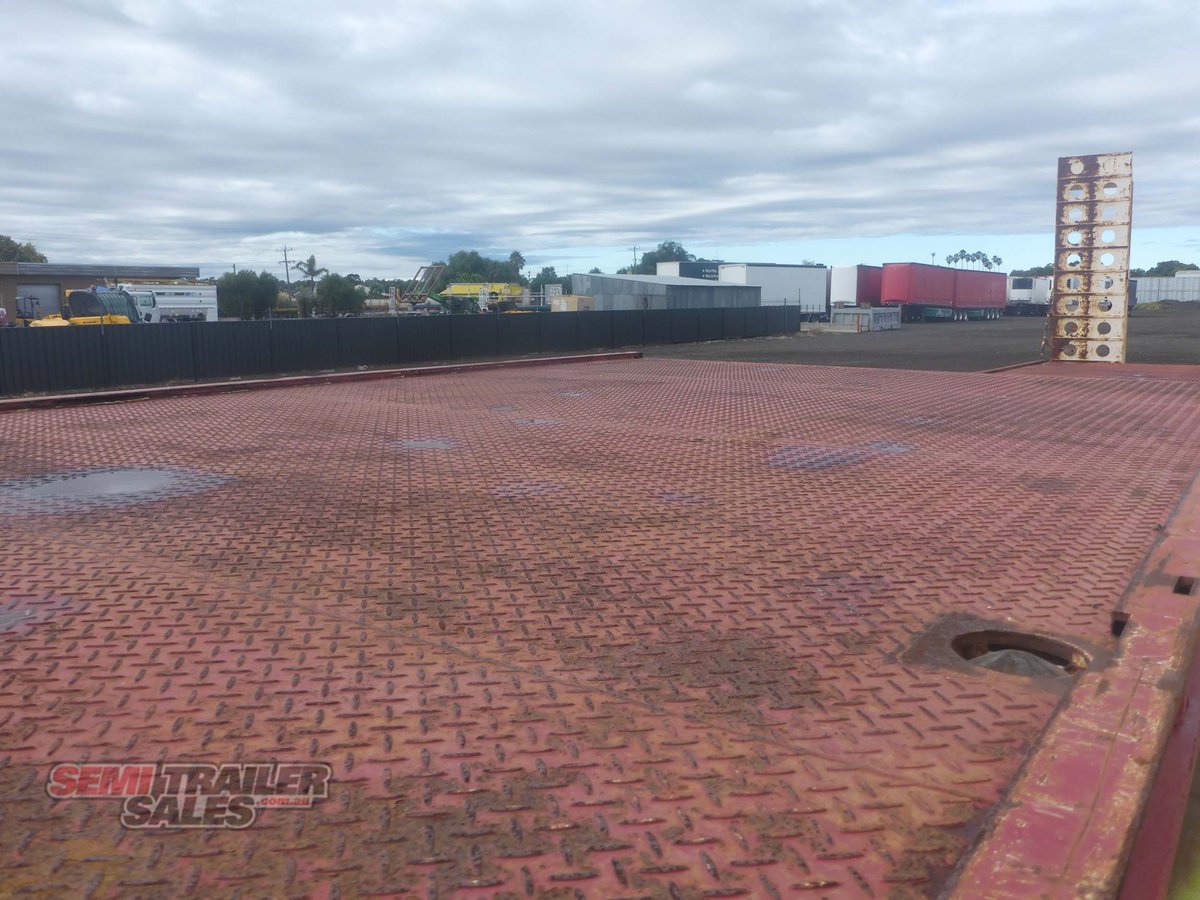 KRUEGER DROP DECK TRAILER
