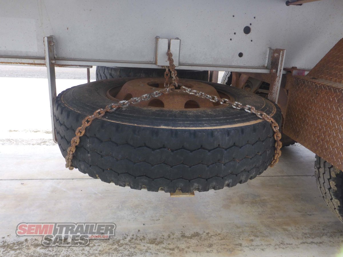 KRUEGER FLAT TOP TRAILER