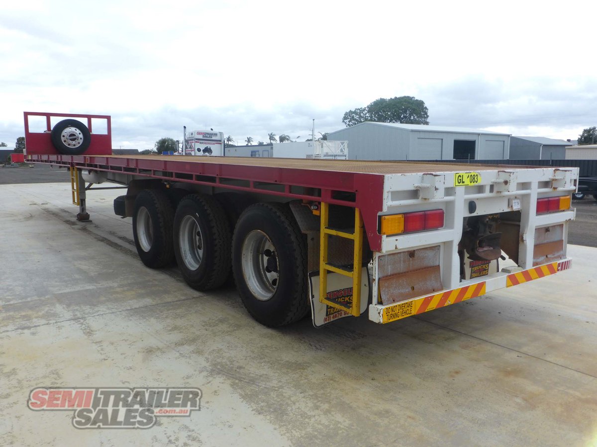 KRUEGER FLAT TOP TRAILER