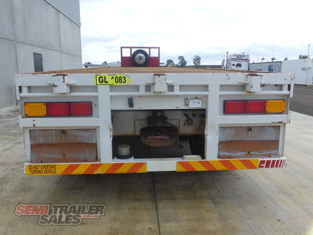 KRUEGER FLAT TOP TRAILER