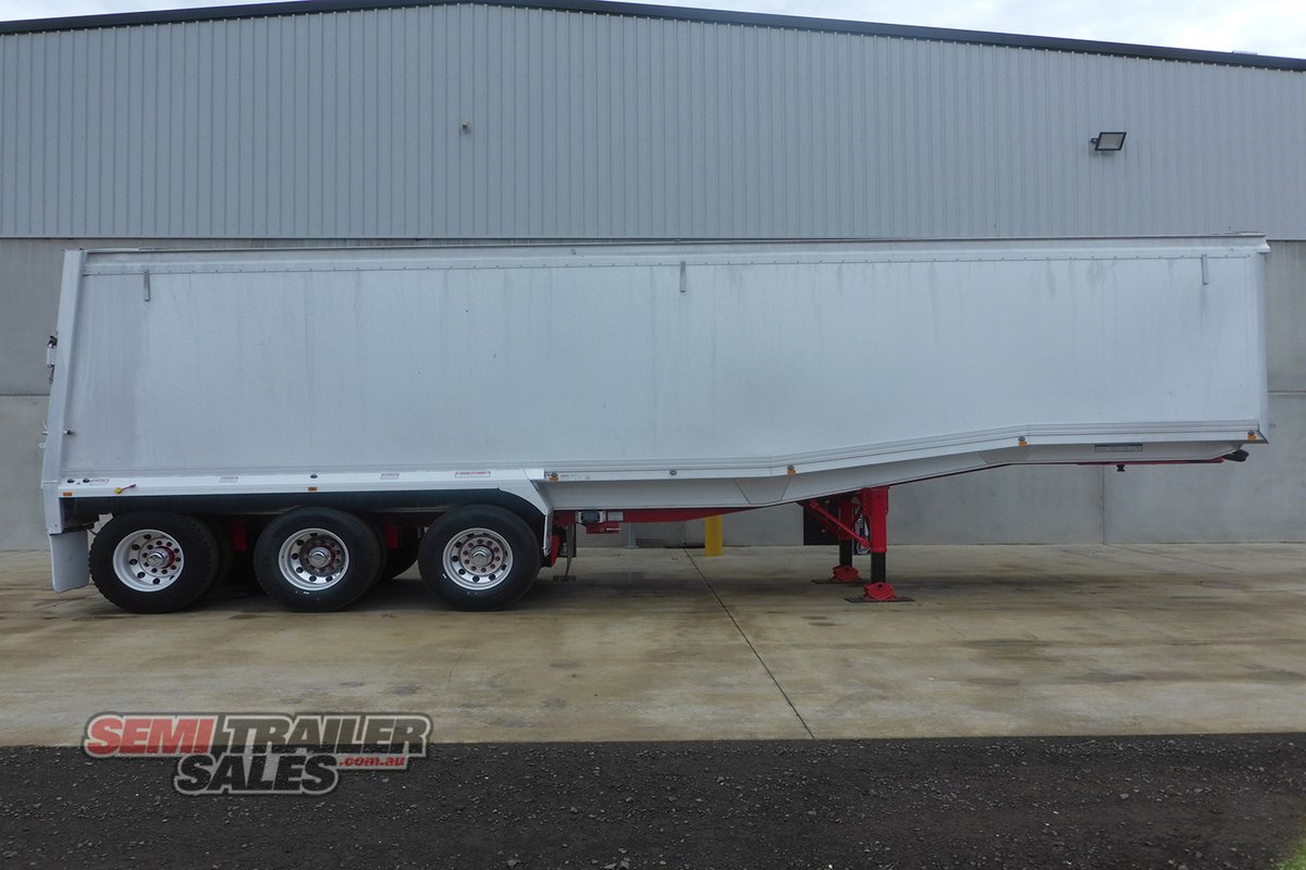 LUSTY TIPPER TRAILER