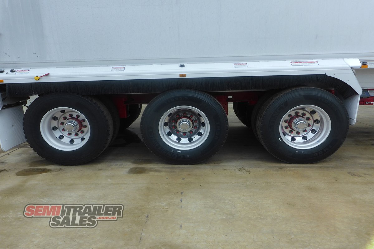 LUSTY TIPPER TRAILER