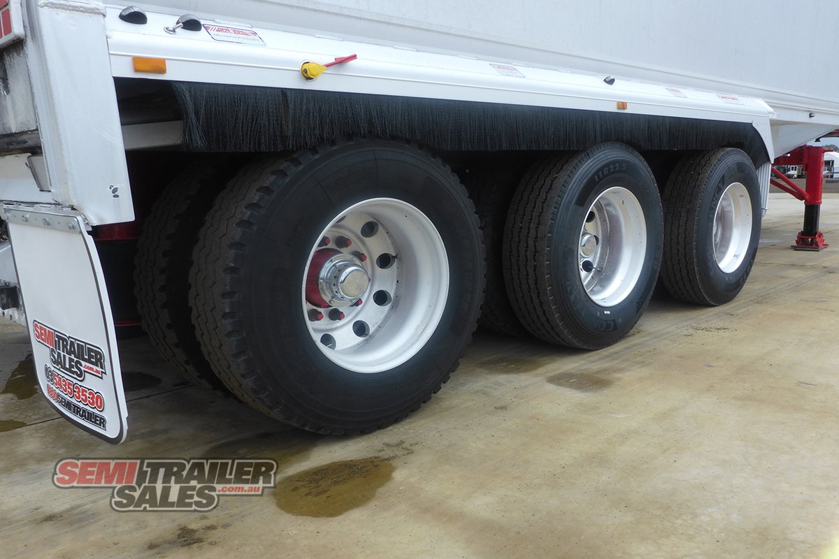 LUSTY TIPPER TRAILER