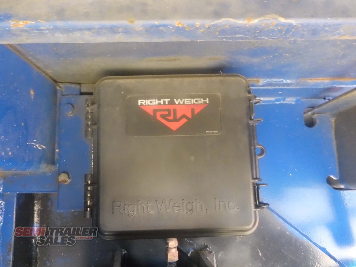 VAWDREY DROP DECK TRAILER