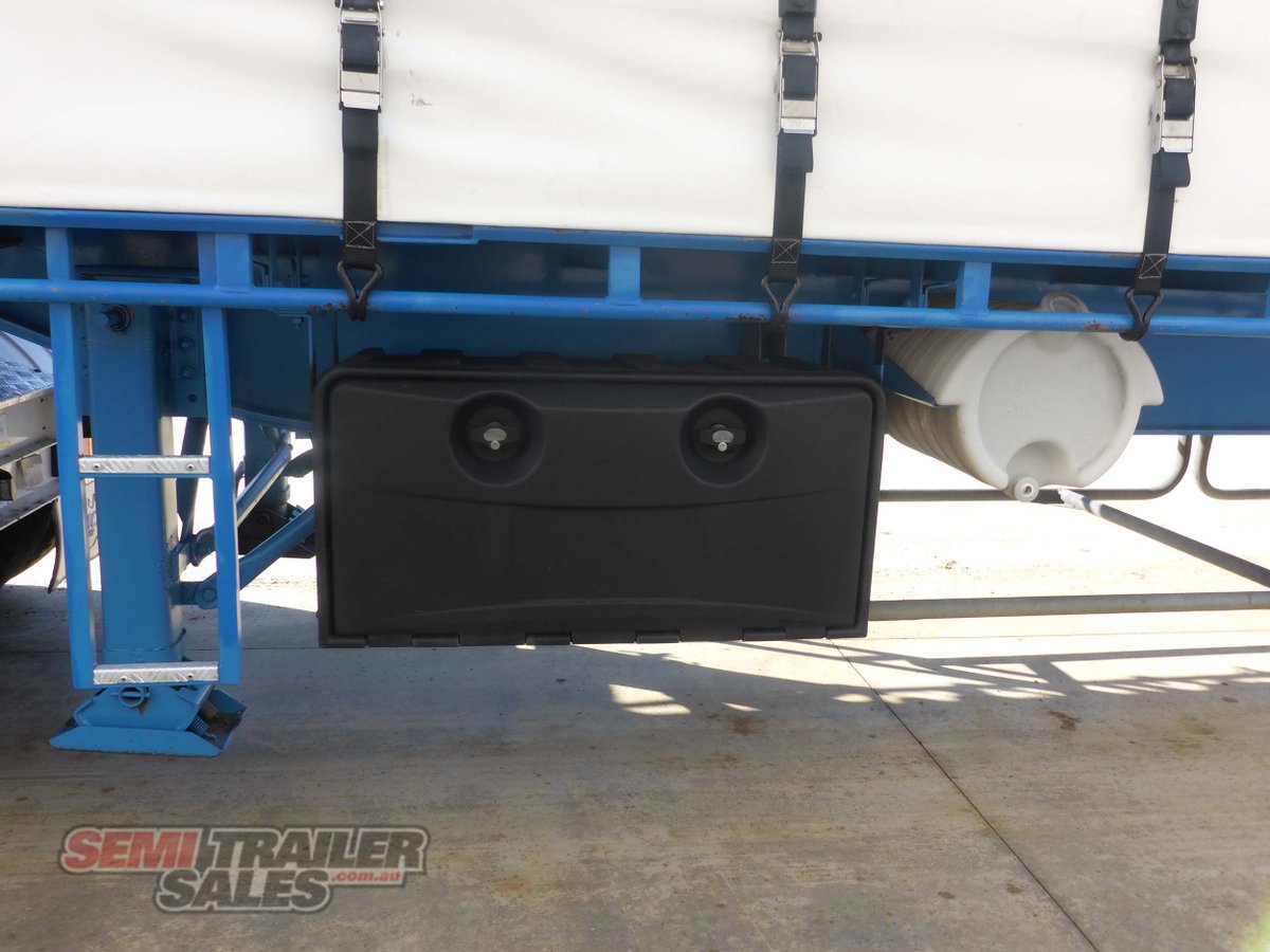 CIMC CURTAINSIDER TRAILER