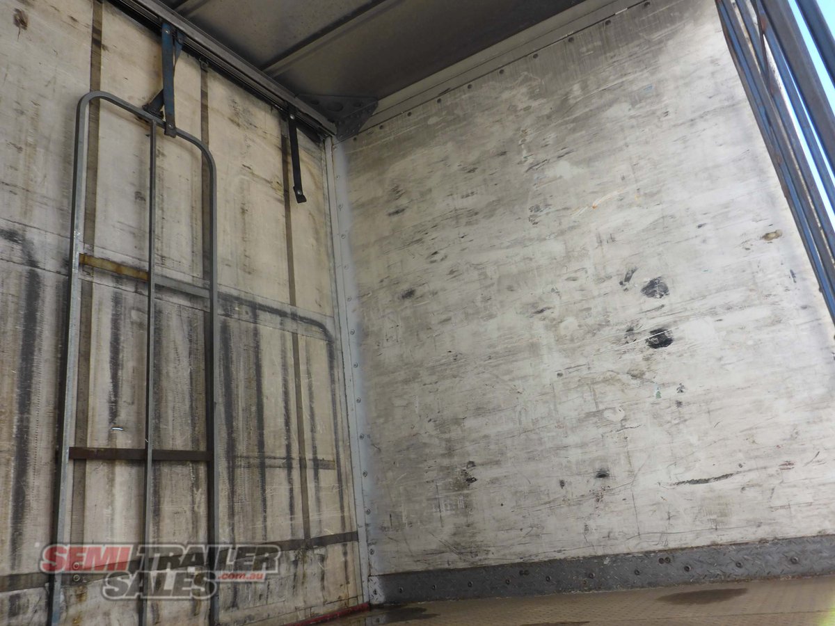 CIMC CURTAINSIDER TRAILER