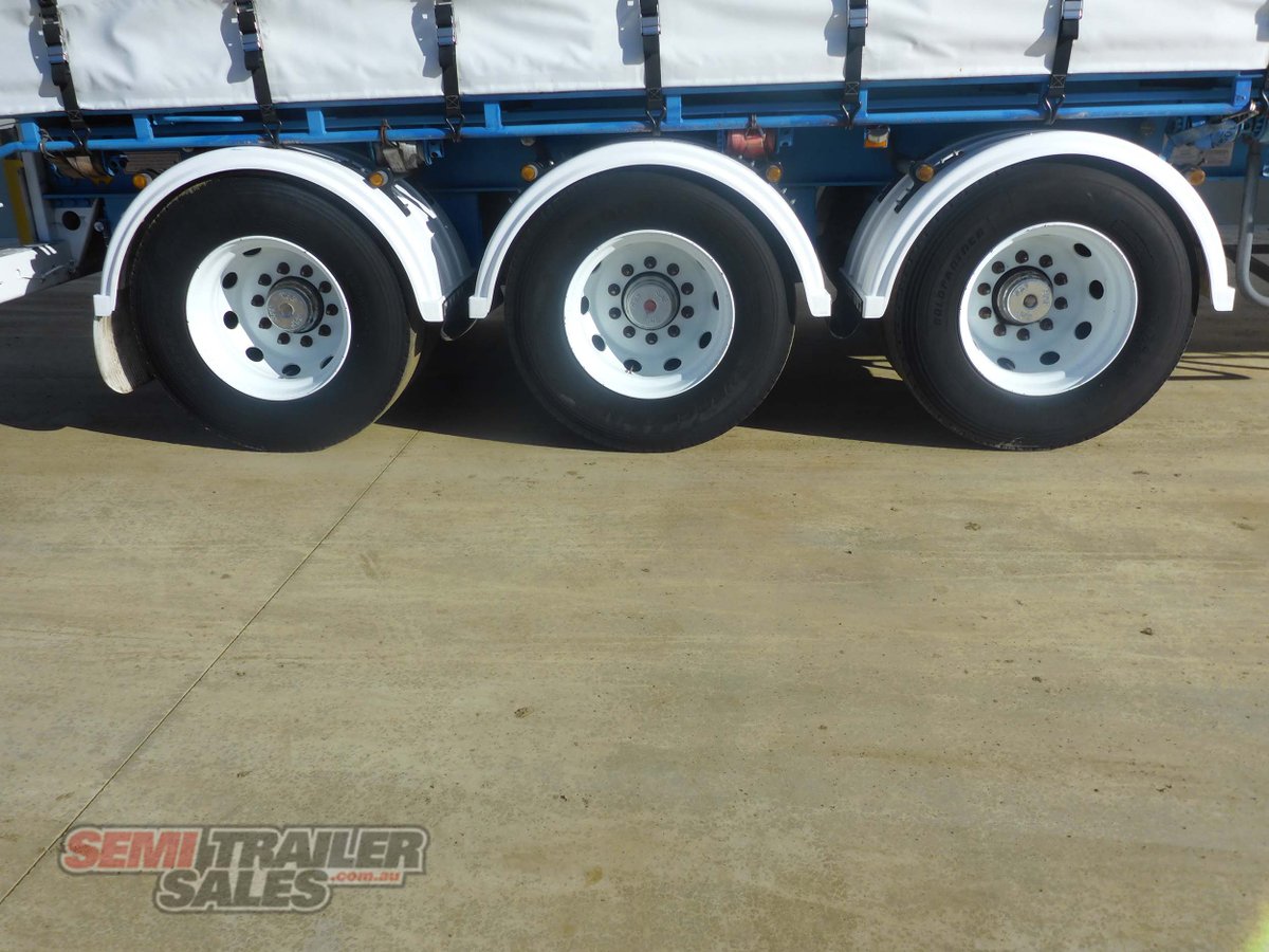 CIMC CURTAINSIDER TRAILER