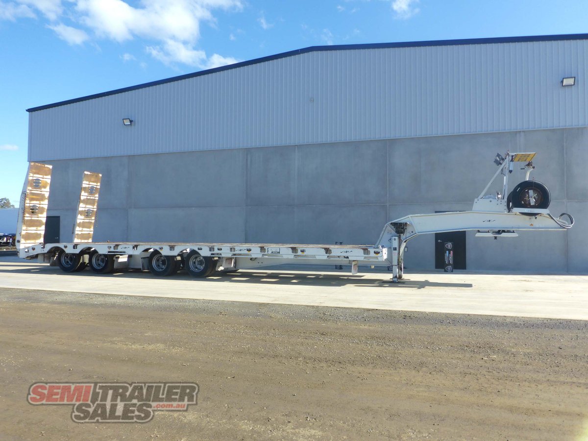 J SMITH & SONS LOW LOADER TRAILER