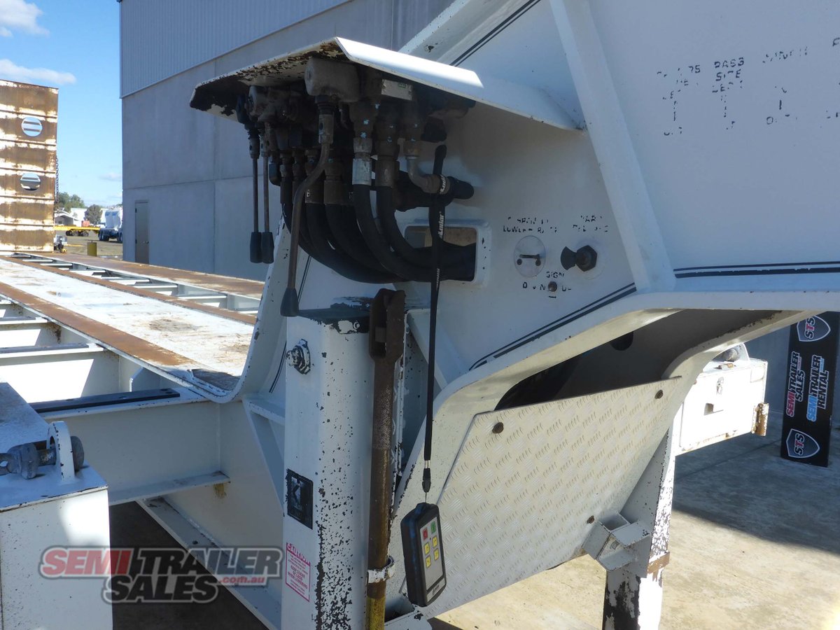 J SMITH & SONS LOW LOADER TRAILER