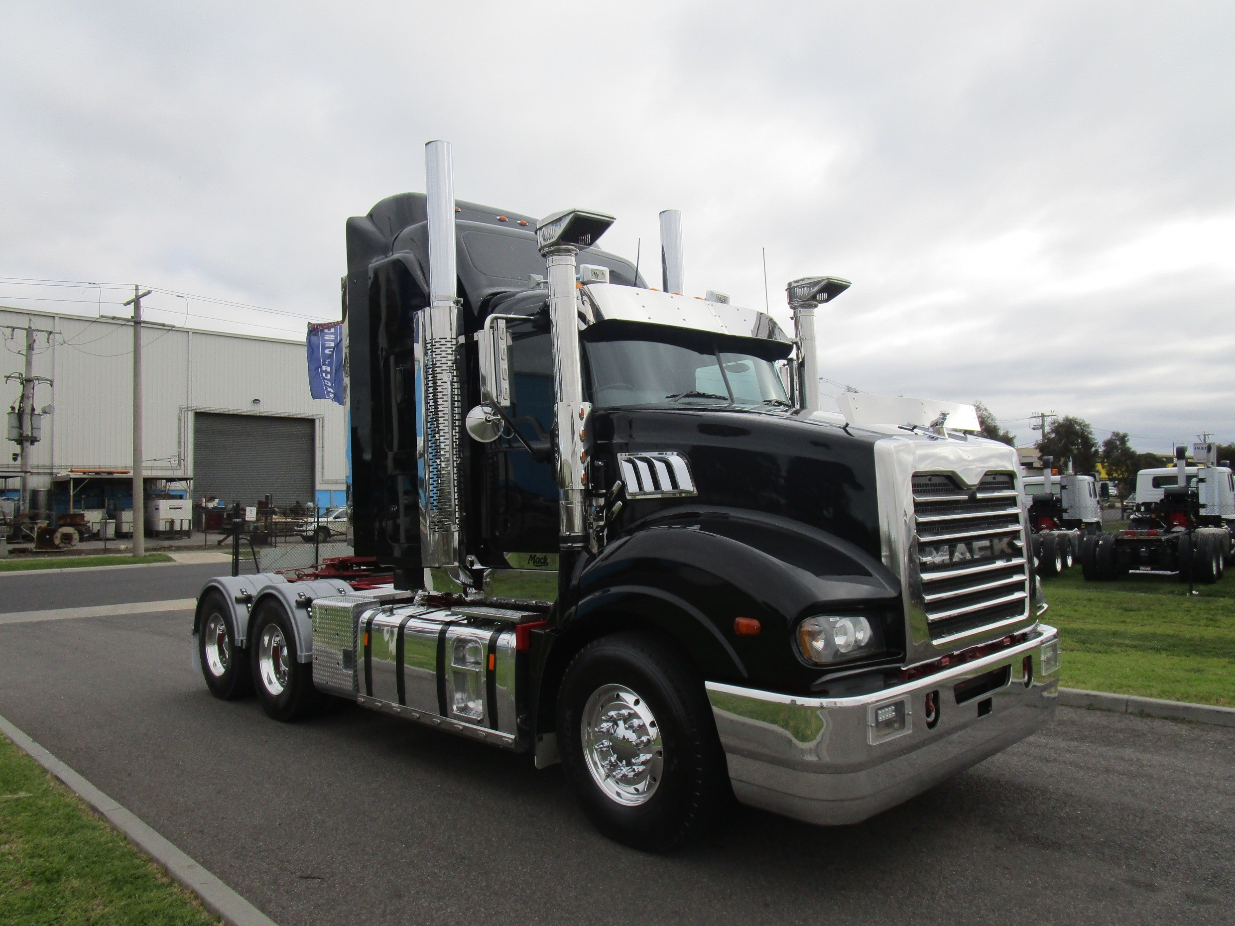 2013 MACK TRIDENT TRUCK AUTOMATIC PRIMEMOVER
