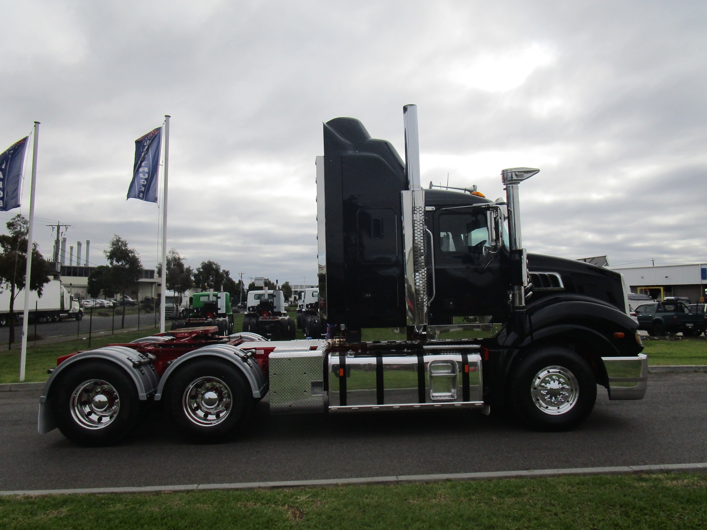 2013 MACK TRIDENT TRUCK AUTOMATIC PRIMEMOVER
