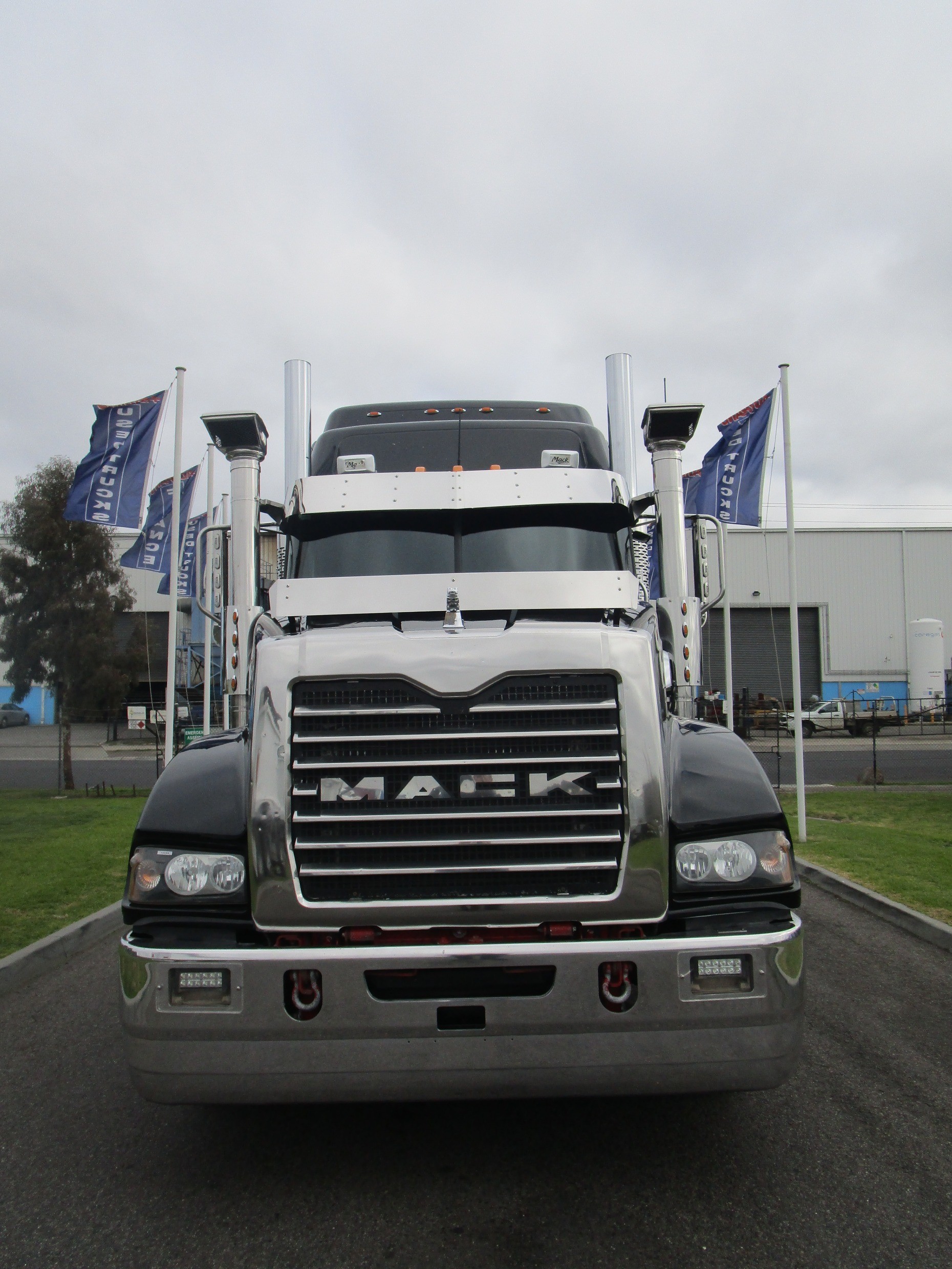 2013 MACK TRIDENT TRUCK AUTOMATIC PRIMEMOVER