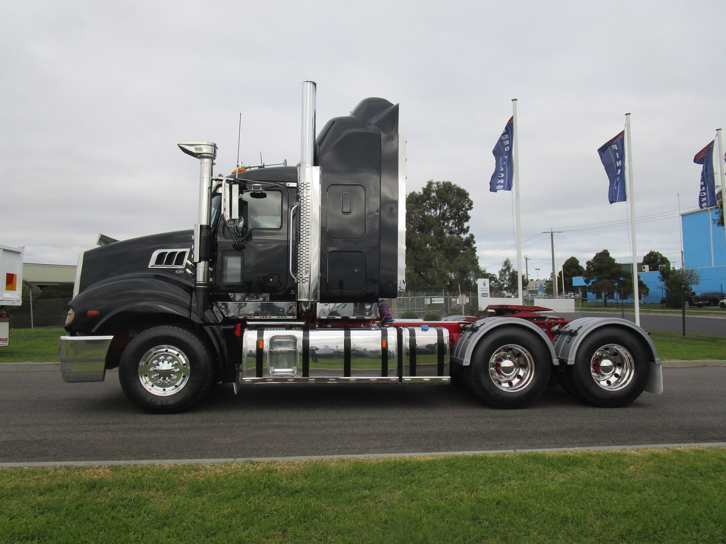 2013 MACK TRIDENT TRUCK AUTOMATIC PRIMEMOVER