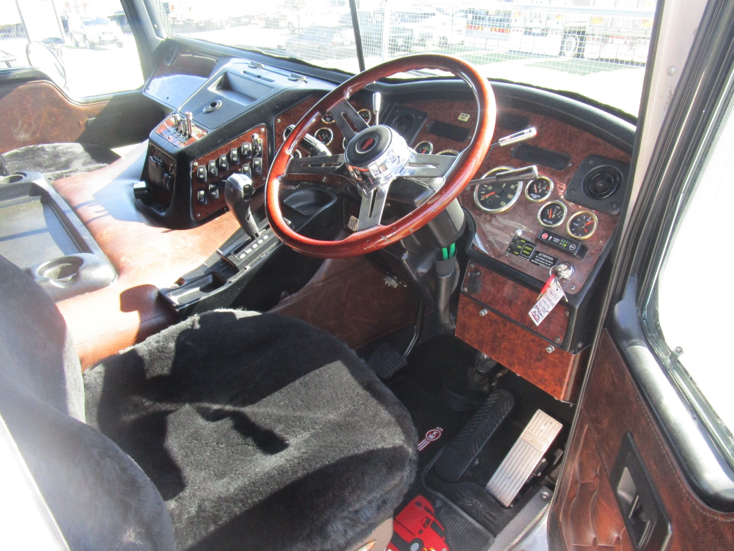 2008 KENWORTH K108 TRUCK SEMI-AUTOMATIC PRIMEMOVER
