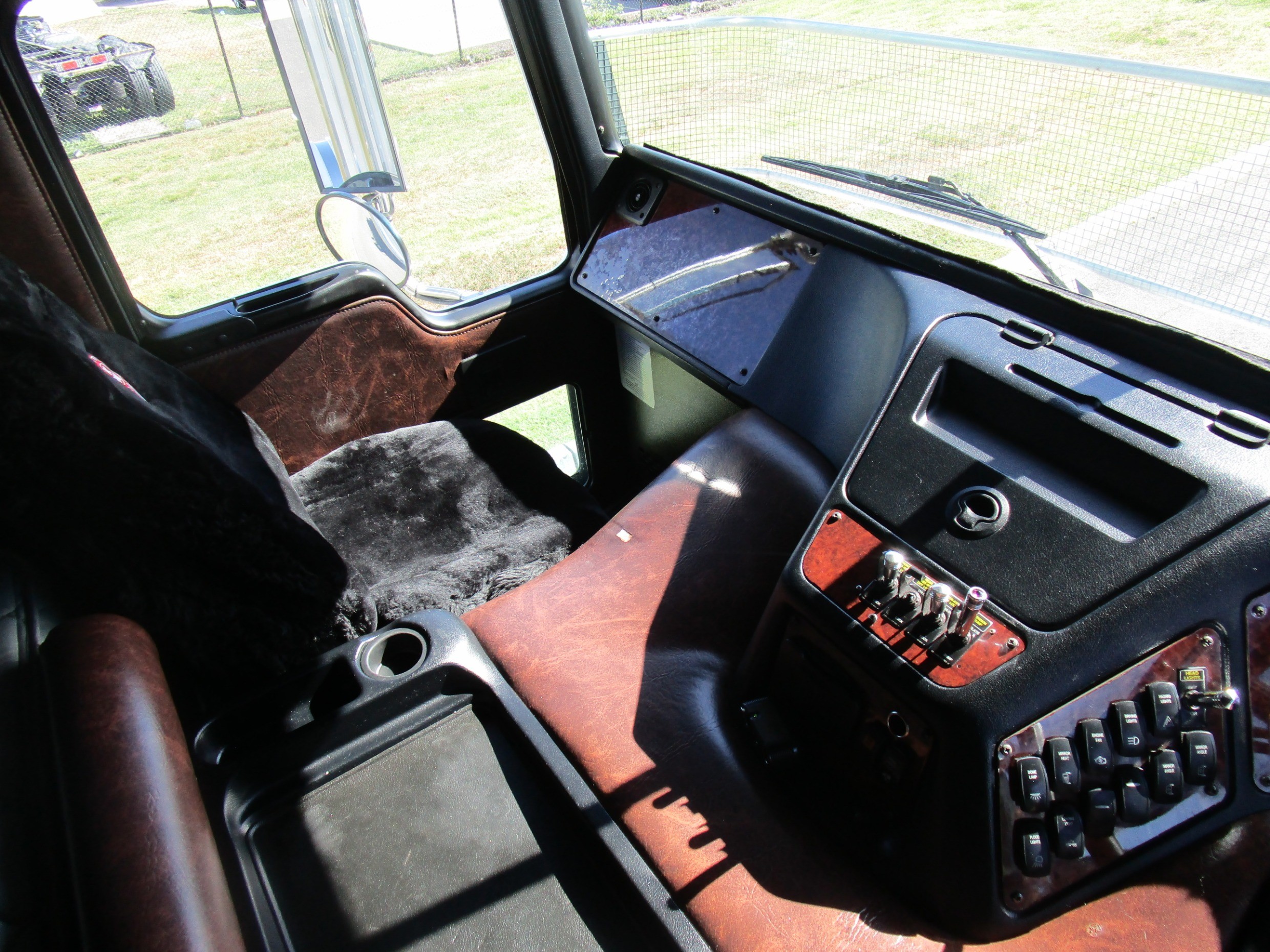 2008 KENWORTH K108 TRUCK SEMI-AUTOMATIC PRIMEMOVER