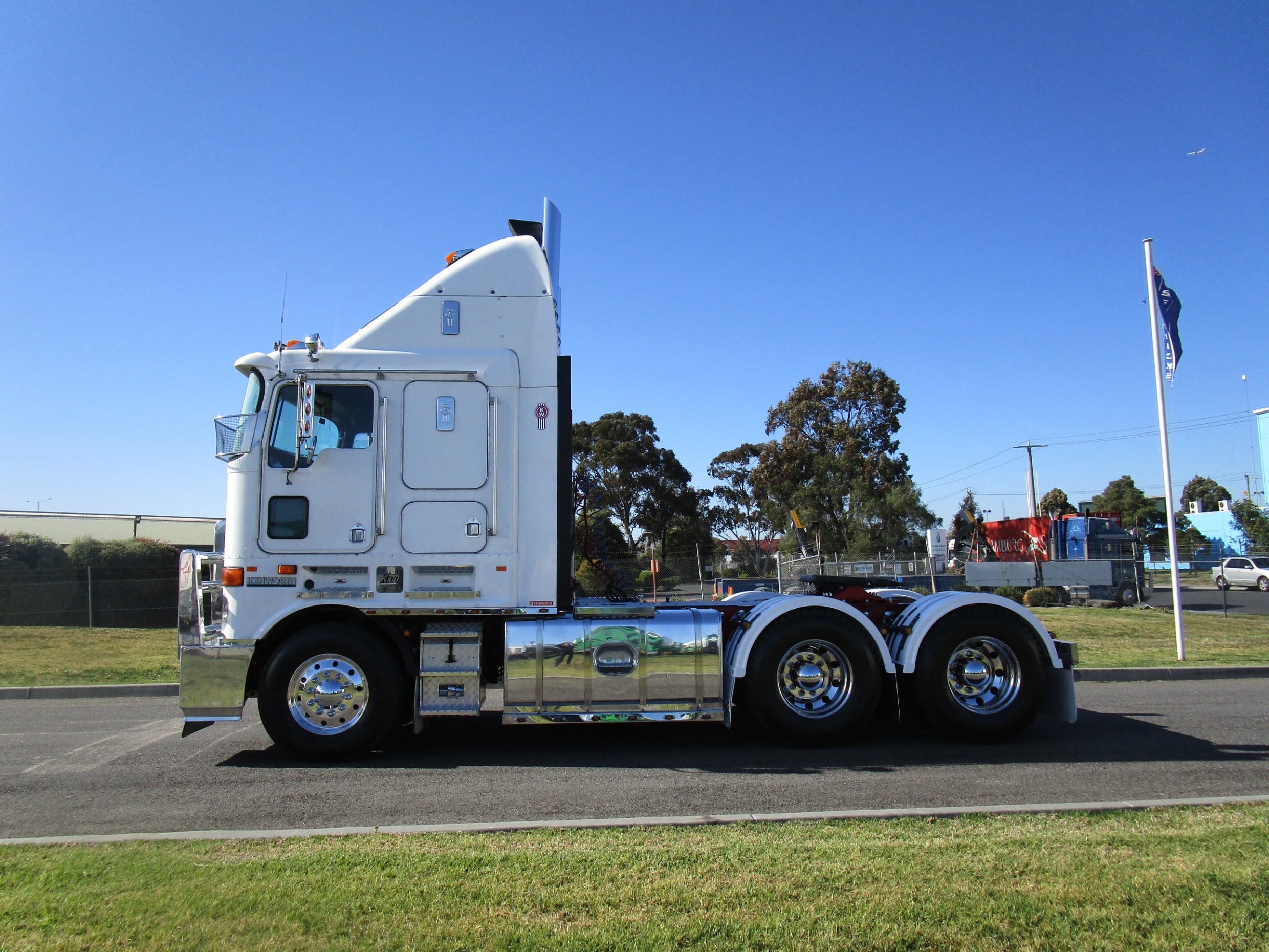 2008 KENWORTH K108 TRUCK SEMI-AUTOMATIC PRIMEMOVER