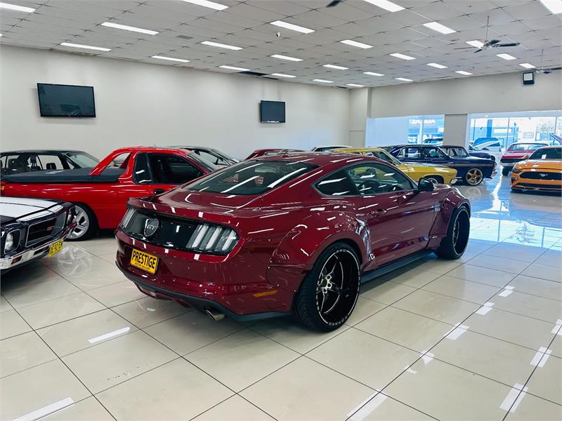 2017 FORD MUSTANG FM MY17 FASTBACK GT 5.0 V8 6 SP MANUAL 2D COUPE