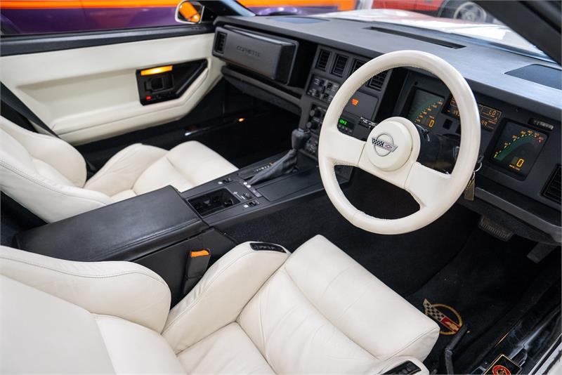 1988 CHEVROLET CORVETTE 35TH ANNIVERSARY 3 SP AUTOMATIC 2D TARGA