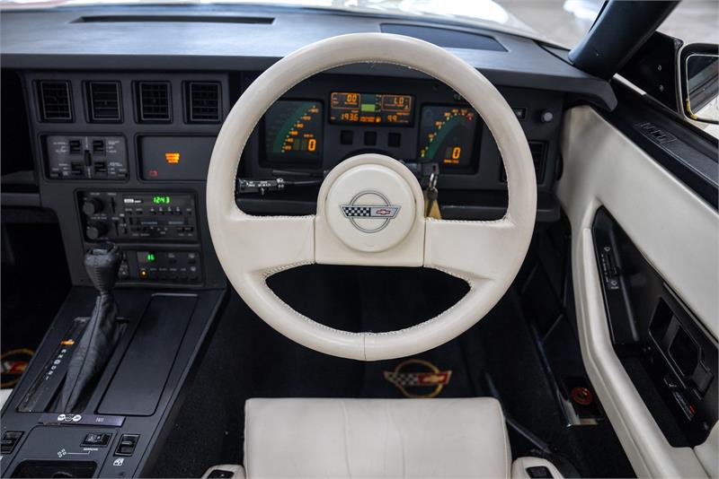 1988 CHEVROLET CORVETTE 35TH ANNIVERSARY 3 SP AUTOMATIC 2D TARGA