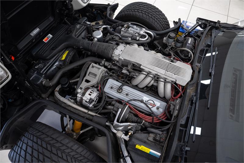 1988 CHEVROLET CORVETTE 35TH ANNIVERSARY 3 SP AUTOMATIC 2D TARGA