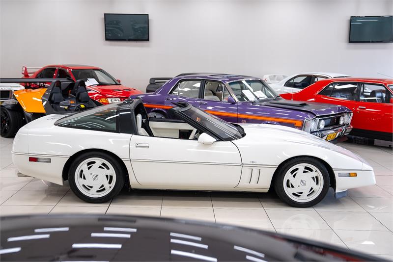 1988 CHEVROLET CORVETTE 35TH ANNIVERSARY 3 SP AUTOMATIC 2D TARGA