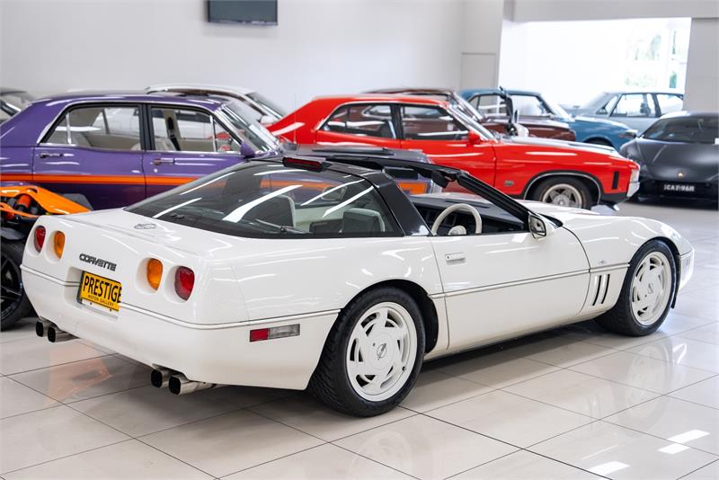 1988 CHEVROLET CORVETTE 35TH ANNIVERSARY 3 SP AUTOMATIC 2D TARGA