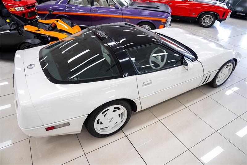 1988 CHEVROLET CORVETTE 35TH ANNIVERSARY 3 SP AUTOMATIC 2D TARGA