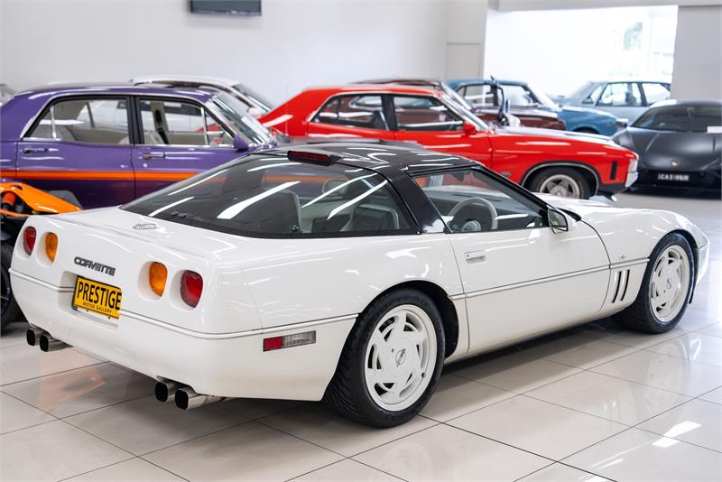 1988 CHEVROLET CORVETTE 35TH ANNIVERSARY 3 SP AUTOMATIC 2D TARGA