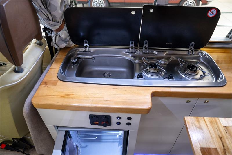 1979 VOLKSWAGEN KOMBI 4 SP MANUAL VAN