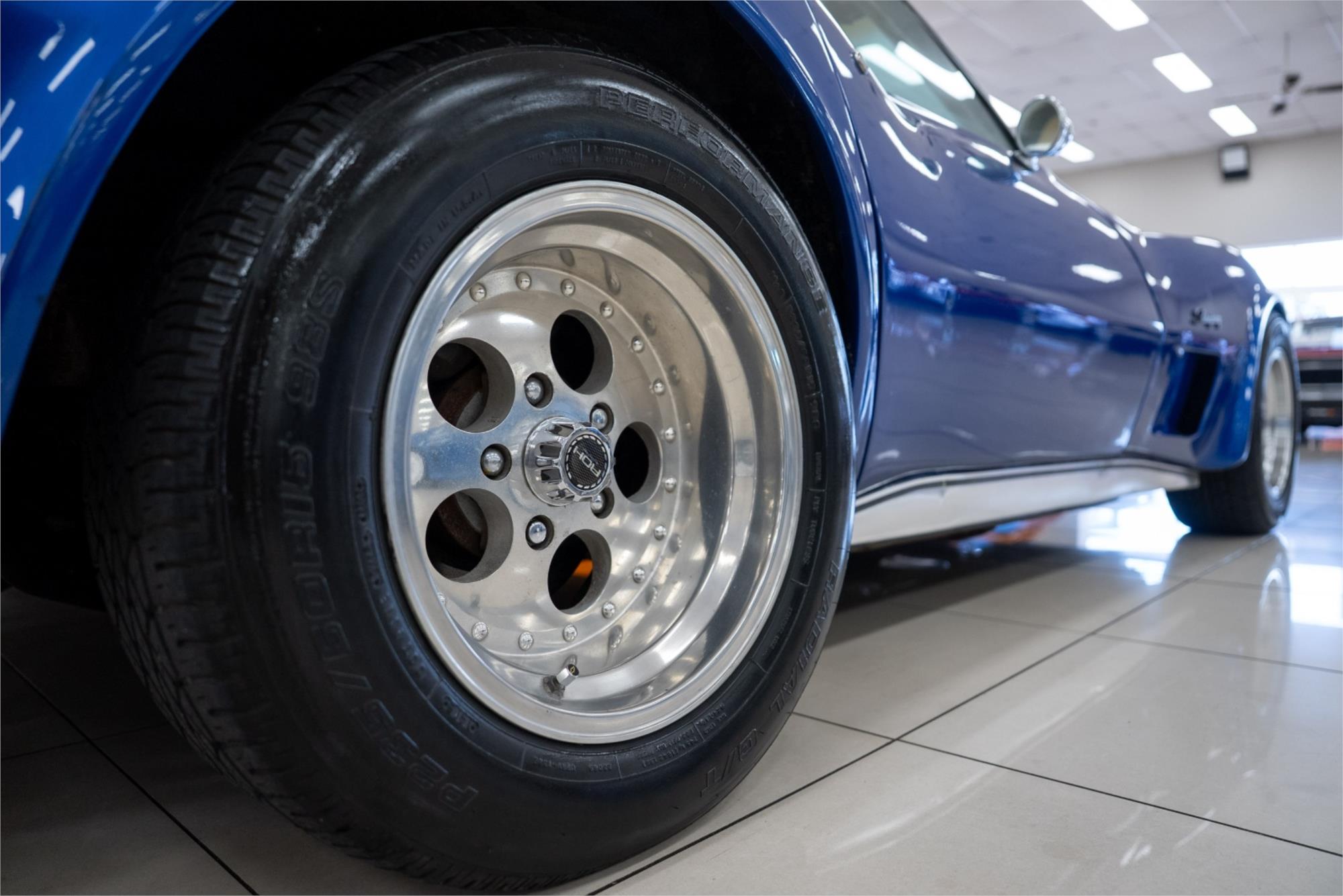 1975 CHEVROLET CORVETTE STINGRAY AUTOMATIC 2D COUPE