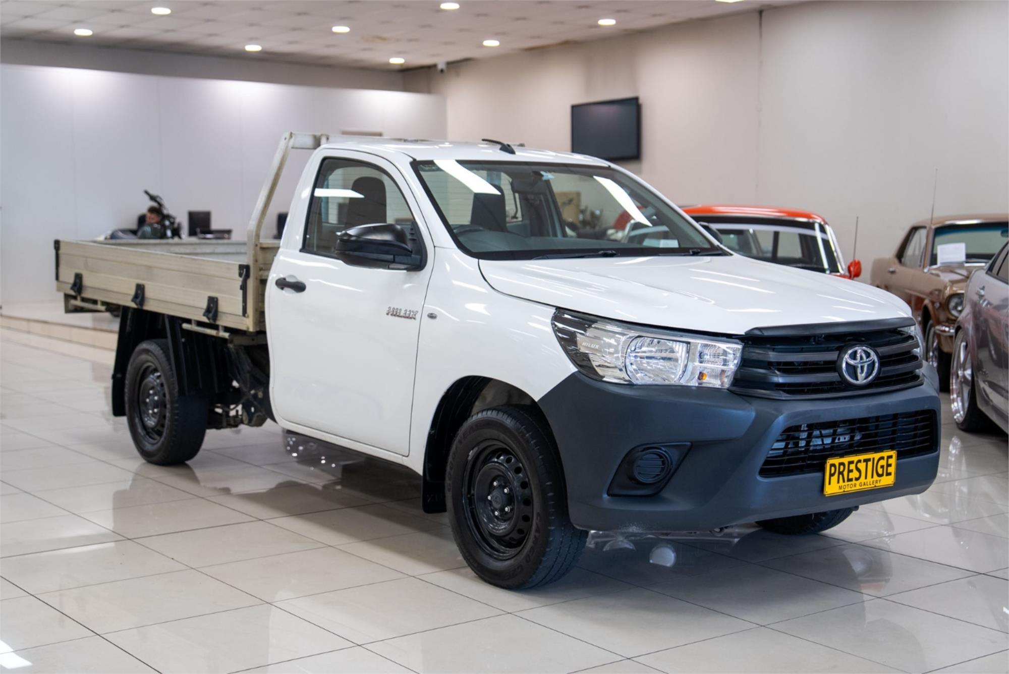 2017 TOYOTA HILUX TGN121R MY17 WORKMATE 5 SP MANUAL C/CHAS