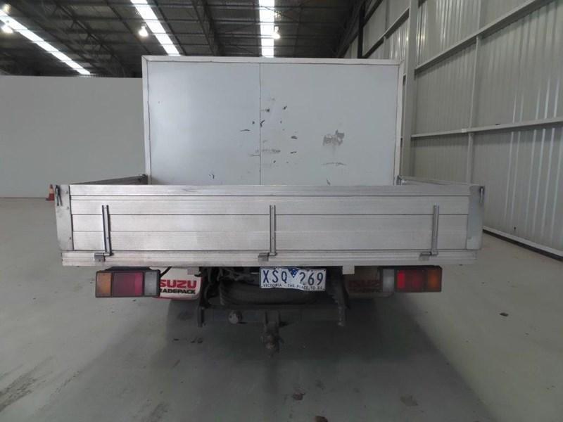 2010 ISUZU NPR200