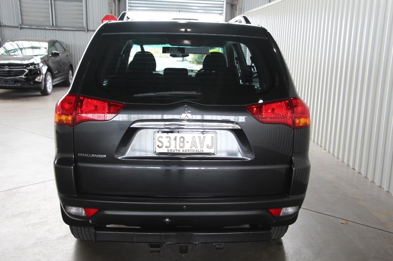2012 MITSUBISHI CHALLENGER PB SPORTS AUTOMATIC WAGON