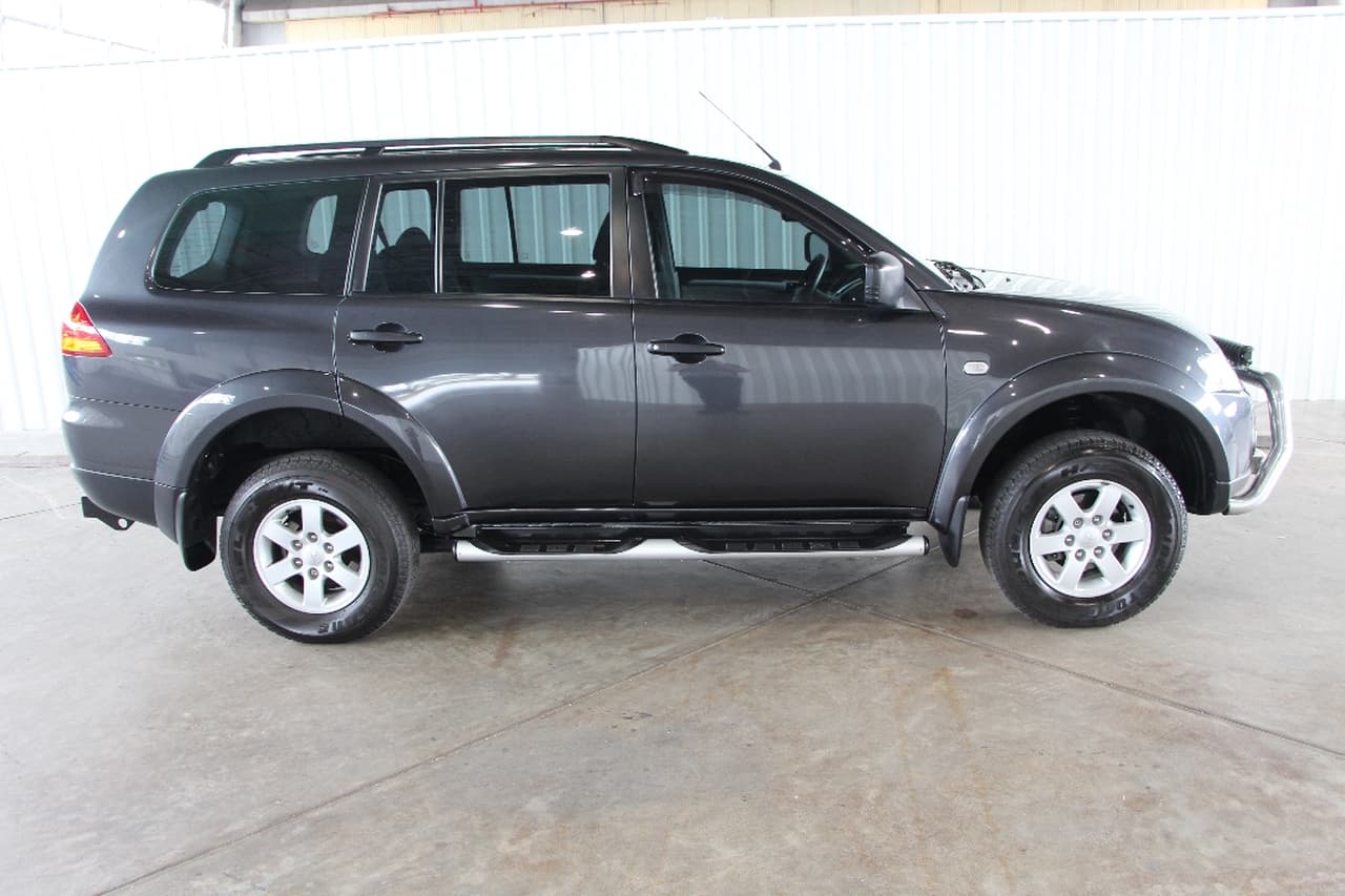 2012 MITSUBISHI CHALLENGER PB SPORTS AUTOMATIC WAGON