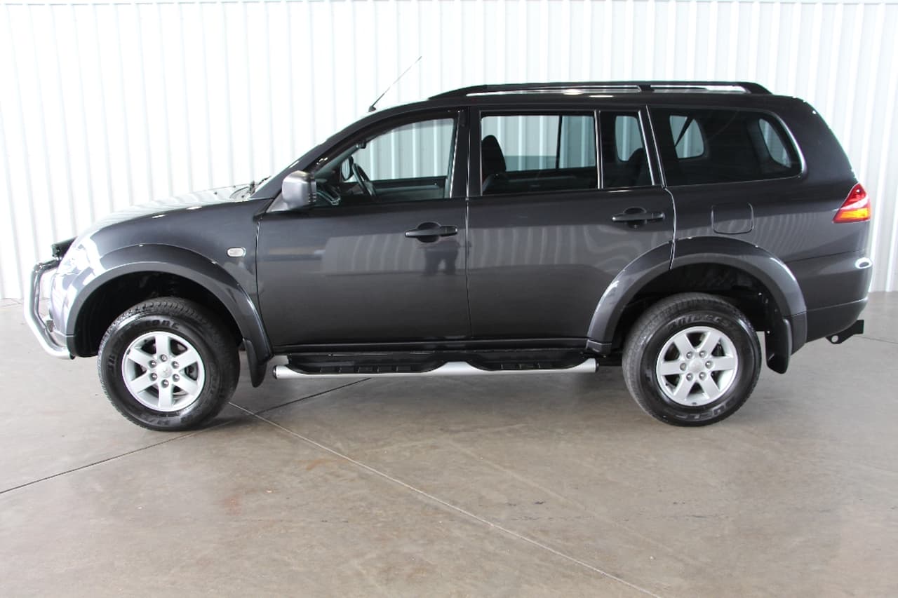 2012 MITSUBISHI CHALLENGER PB SPORTS AUTOMATIC WAGON