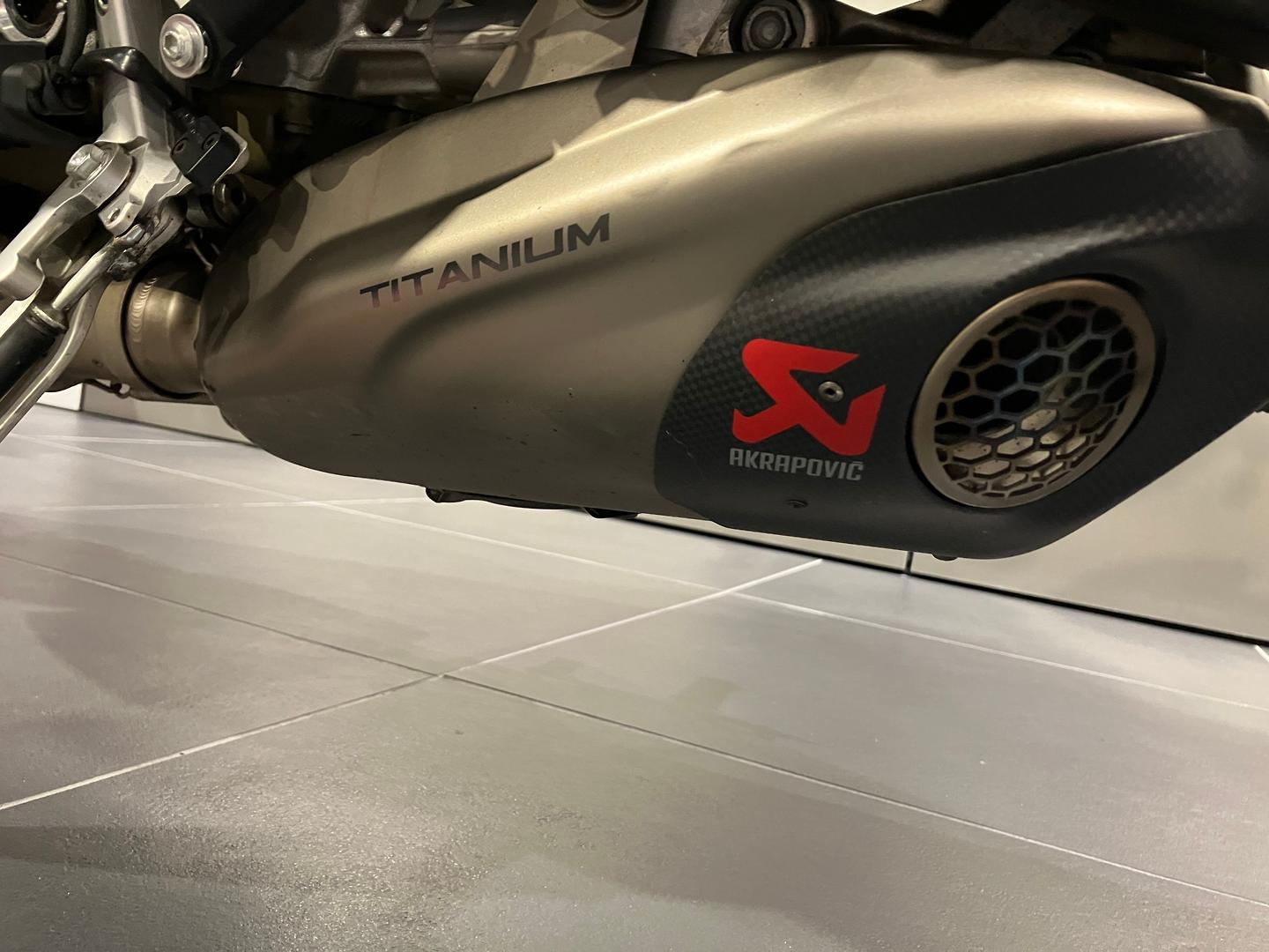 2022 DUCATI STREETFIGHTER V4 SP SPORTS