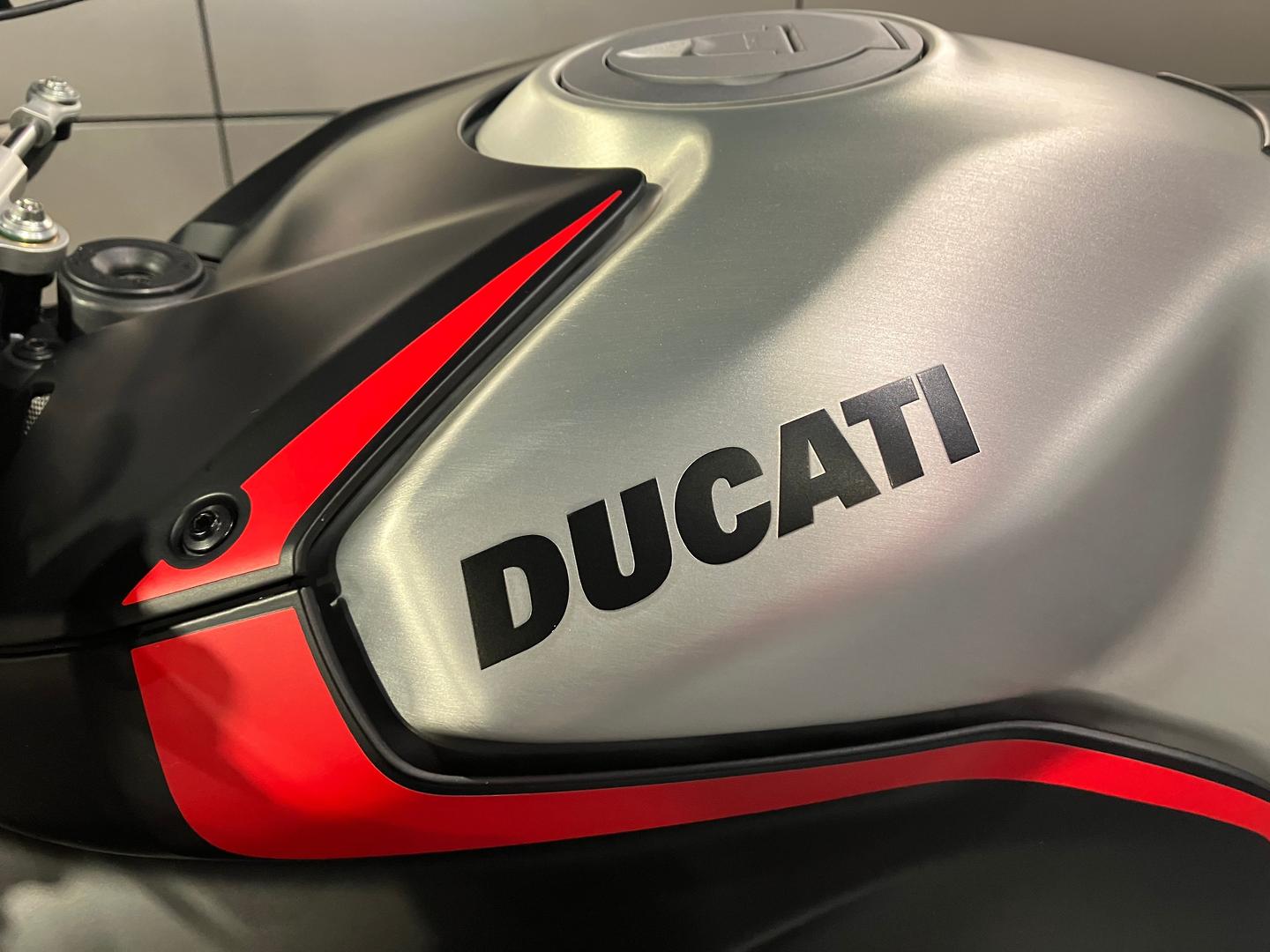 2022 DUCATI STREETFIGHTER V4 SP SPORTS