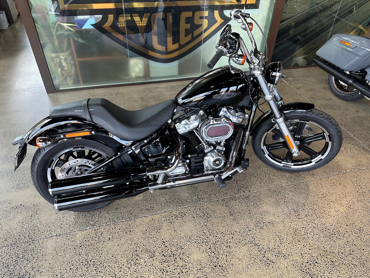 2022 HARLEY-DAVIDSON SOFTAIL STANDARD 107 (FXST) CRUISER