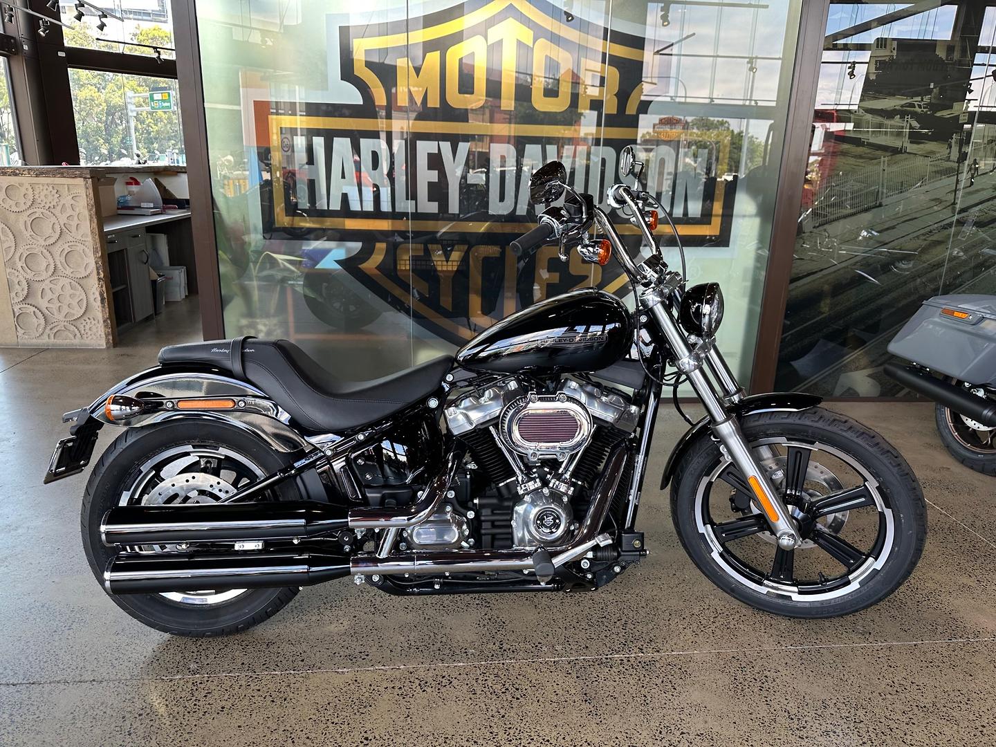 2022 HARLEY-DAVIDSON SOFTAIL STANDARD 107 (FXST) CRUISER