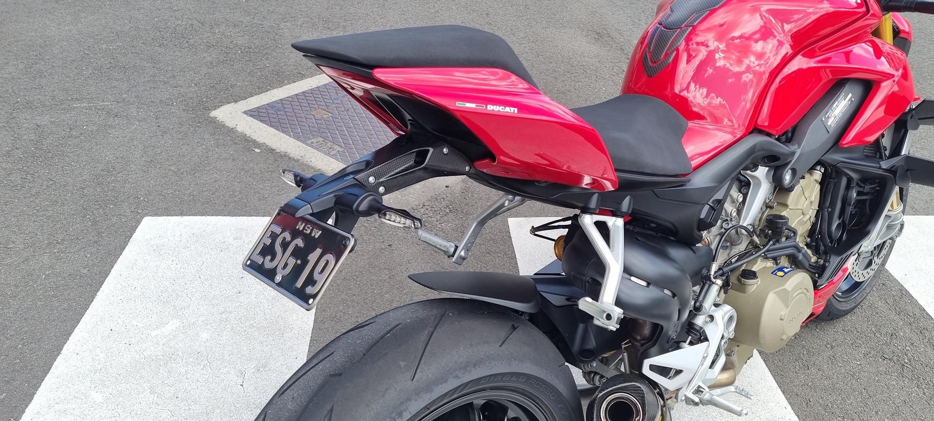 2021 DUCATI STREETFIGHTER V4 SPORTS