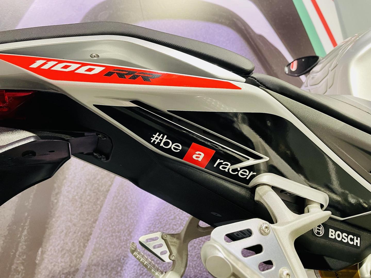 2017 APRILIA TUONO V4 1100 RR SPORTS
