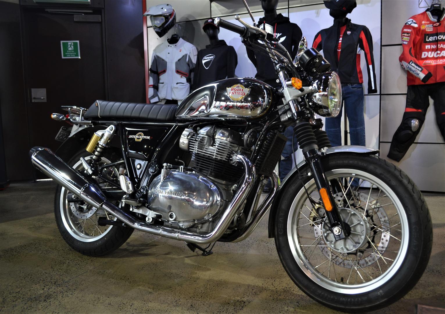 2021 ROYAL ENFIELD INTERCEPTOR 650 CHROME ROAD