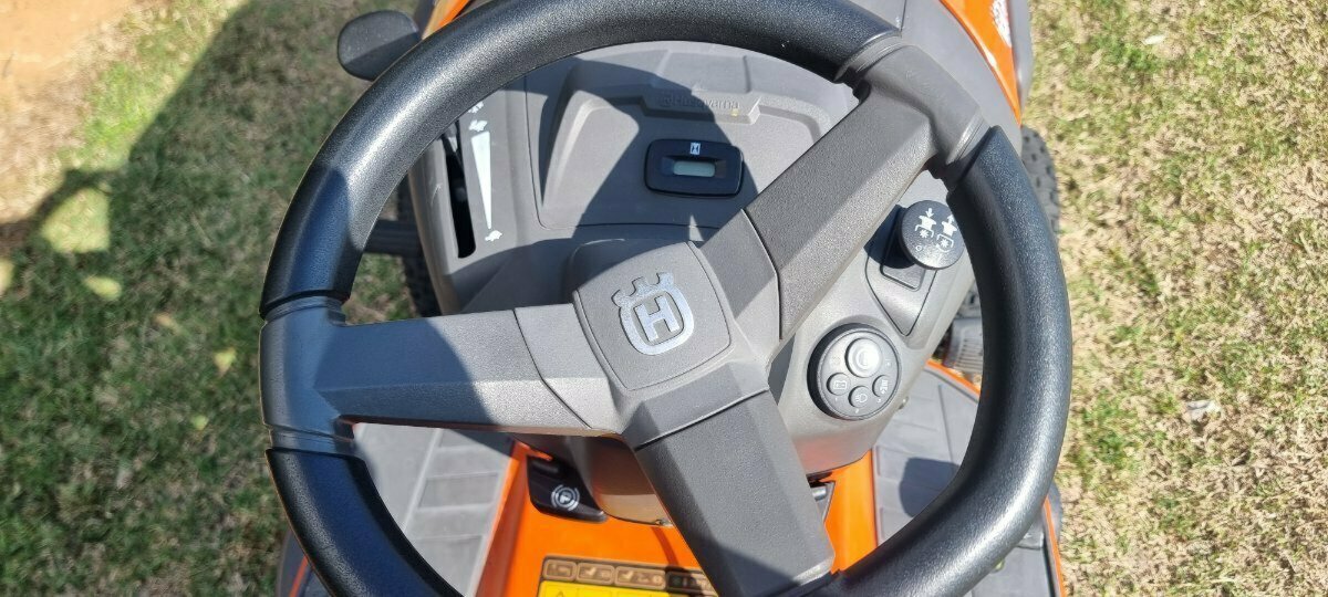 2015 HUSQVARNA TC238 RIDE ON MOWER