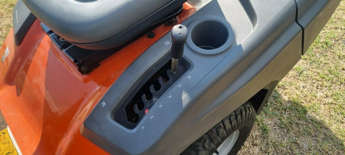 2015 HUSQVARNA TC238 RIDE ON MOWER