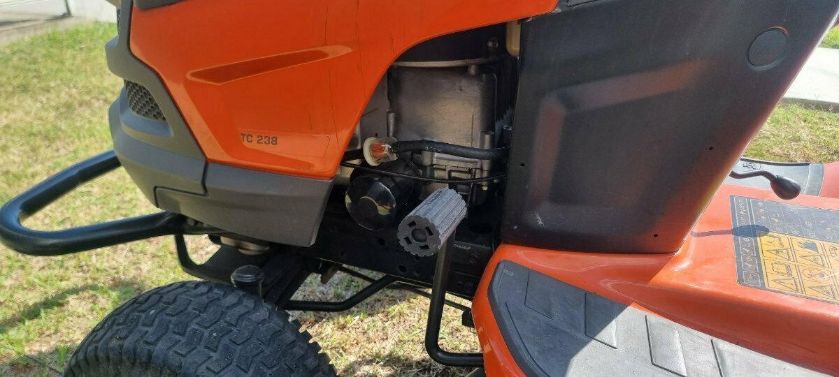 2015 HUSQVARNA TC238 RIDE ON MOWER