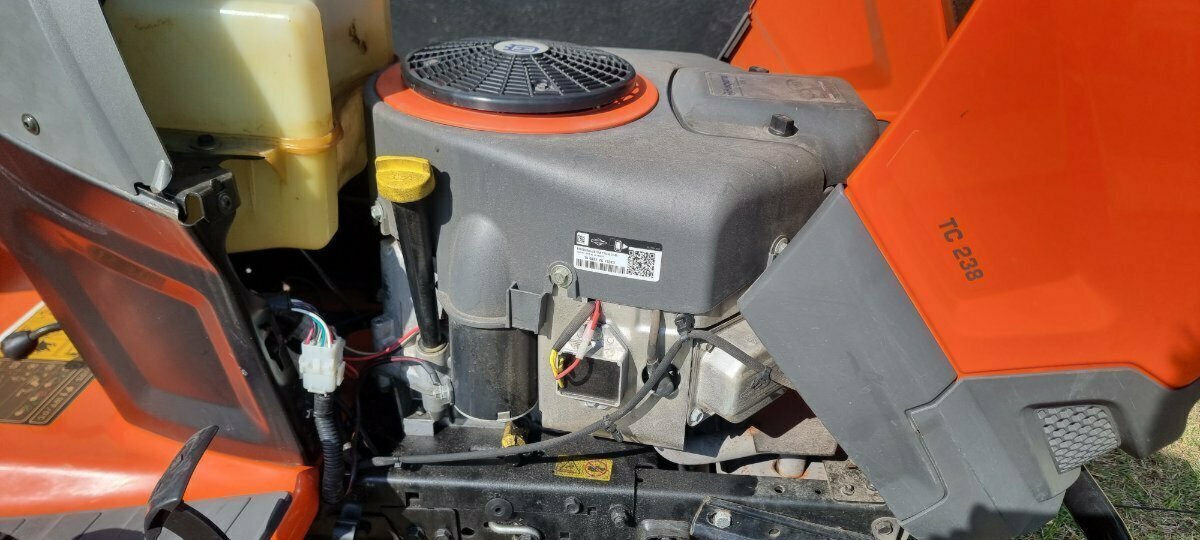 2015 HUSQVARNA TC238 RIDE ON MOWER