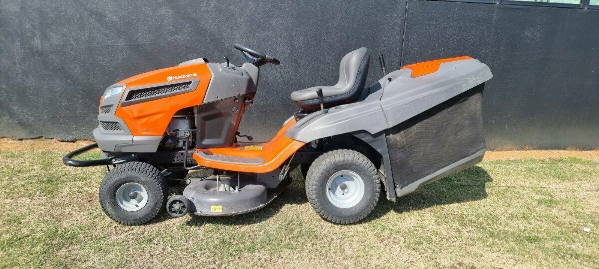 2015 HUSQVARNA TC238 RIDE ON MOWER