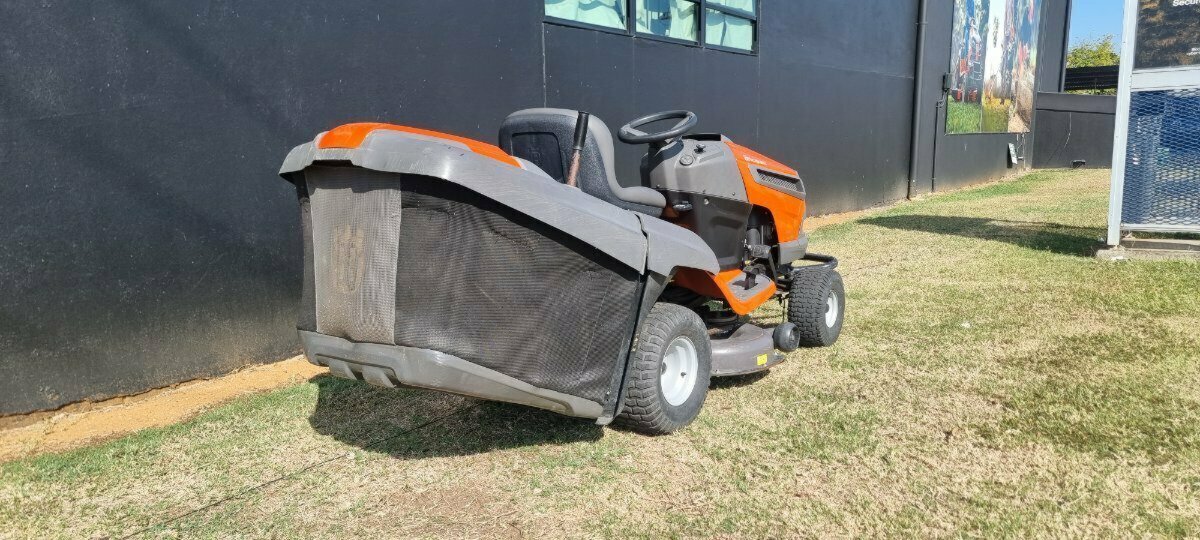 2015 HUSQVARNA TC238 RIDE ON MOWER