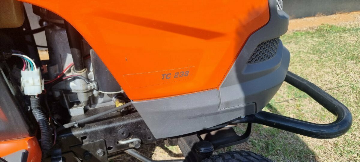 2015 HUSQVARNA TC238 RIDE ON MOWER