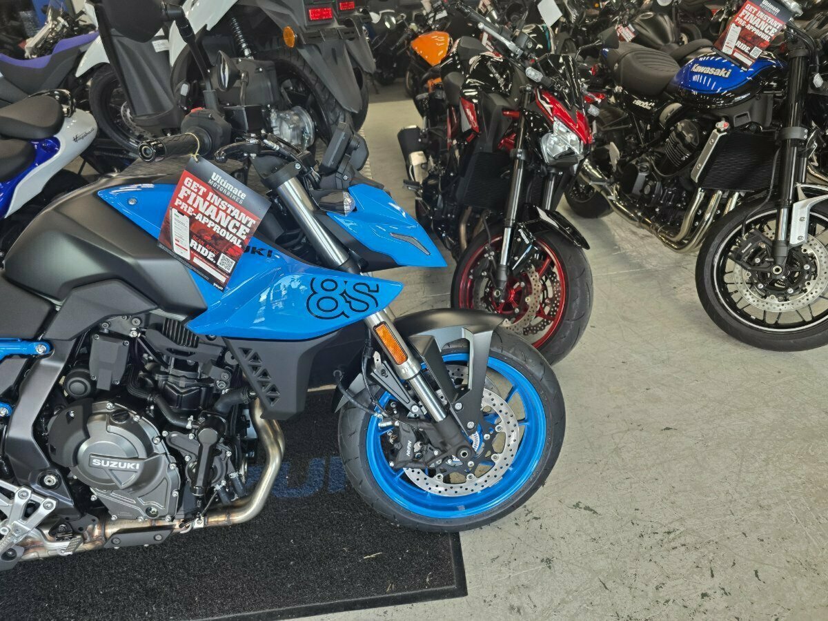 2023 SUZUKI GSX-8S ROAD